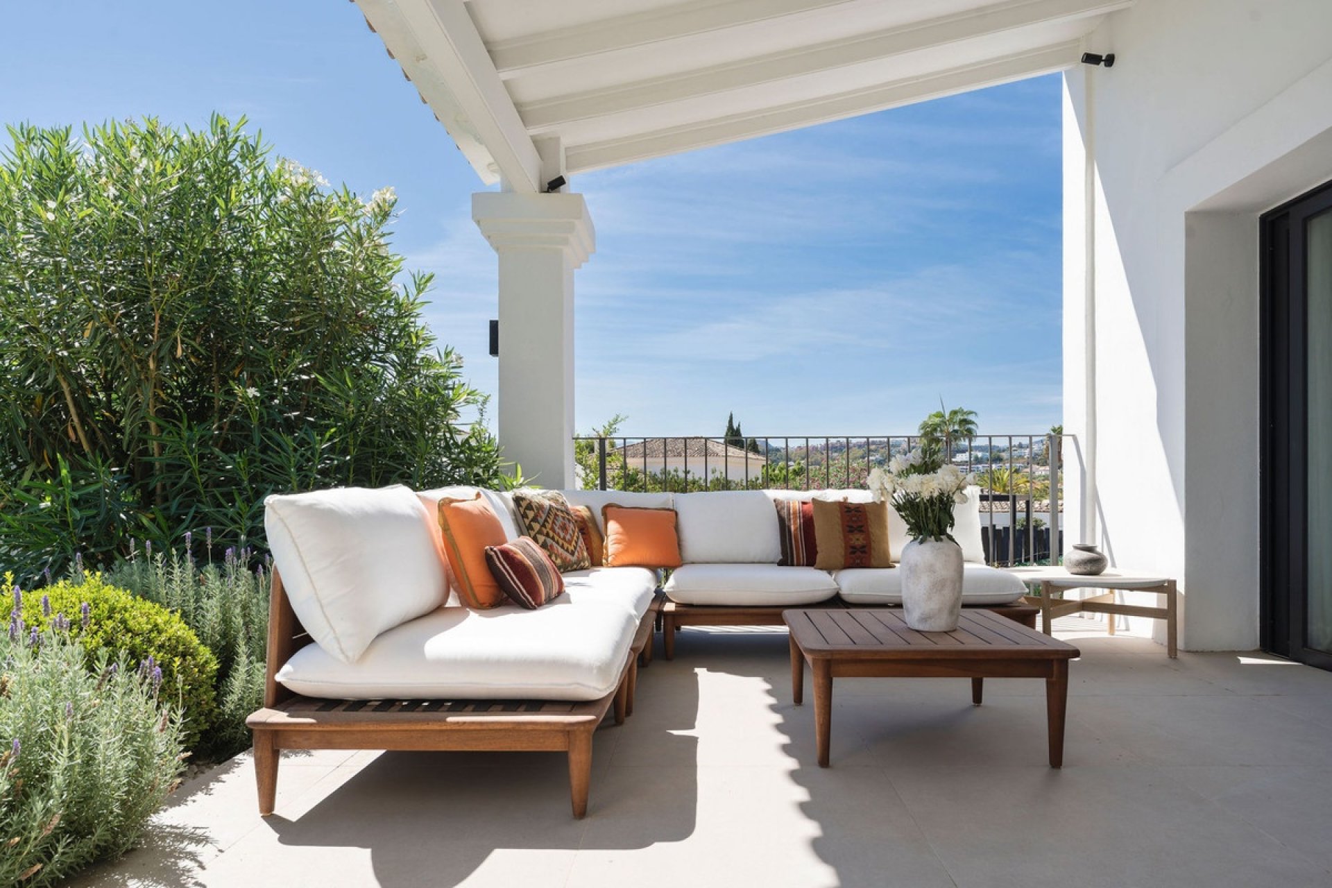 Resale - Villa - Marbella - Nueva Andalucía