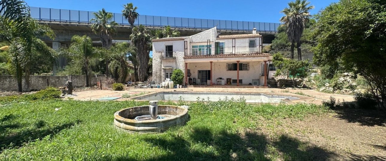 Resale - Villa - Marbella - Nueva Andalucía