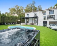 Resale - Villa - Marbella - Nueva Andalucía