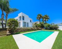 Resale - Villa - Marbella - Nueva Andalucía