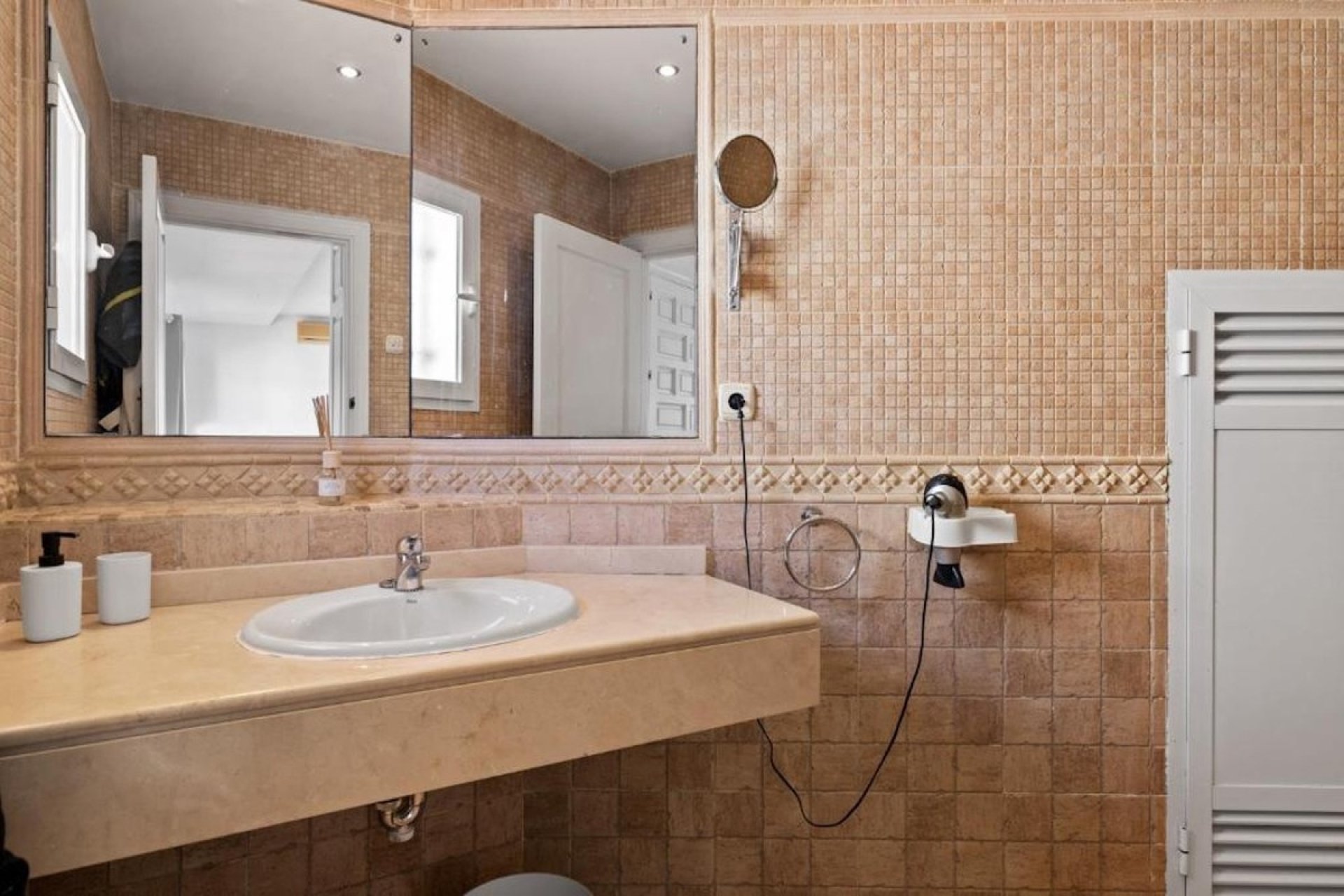 Resale - Villa - Marbella - Nueva Andalucía