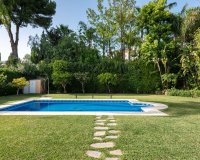 Resale - Villa - Marbella - Nueva Andalucía