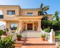 Resale - Villa - Marbella - Nueva Andalucía