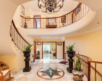 Resale - Villa - Marbella - Nueva Andalucía