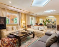 Resale - Villa - Marbella - Nueva Andalucía