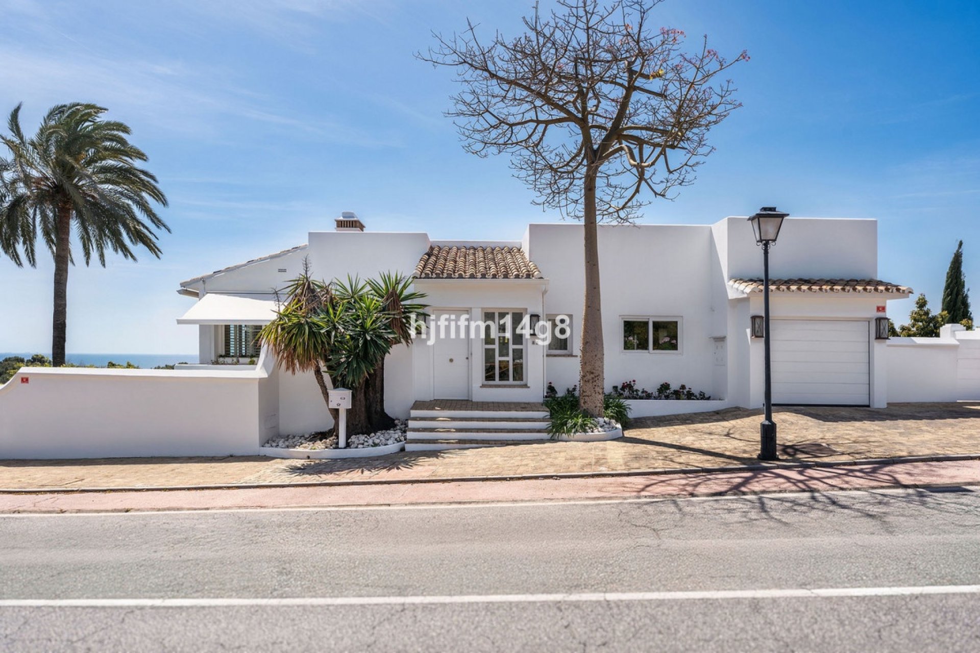 Resale - Villa - Marbella - Nueva Andalucía