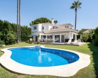 Resale - Villa - Marbella - Nueva Andalucía