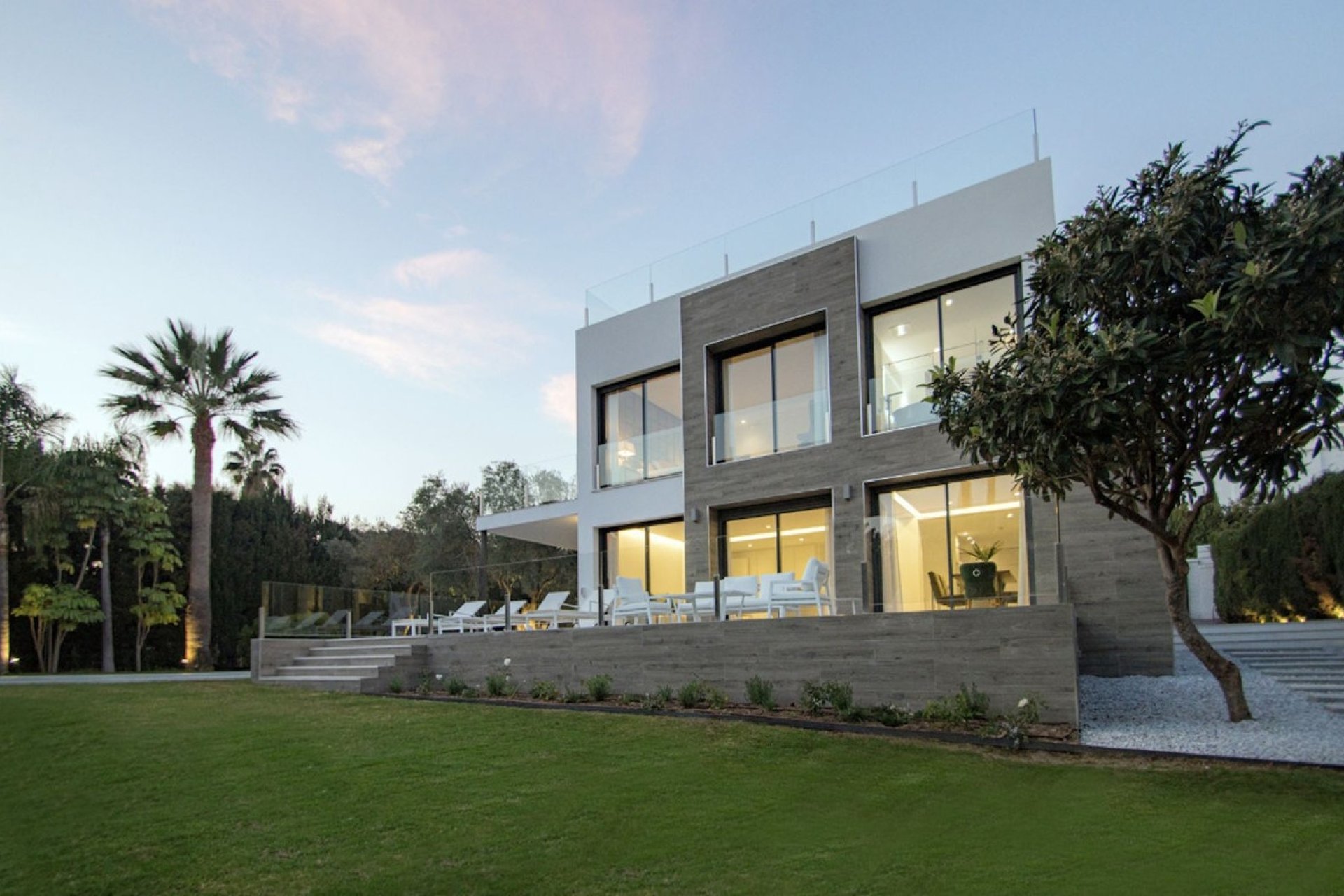 Resale - Villa - Marbella - Nueva Andalucía