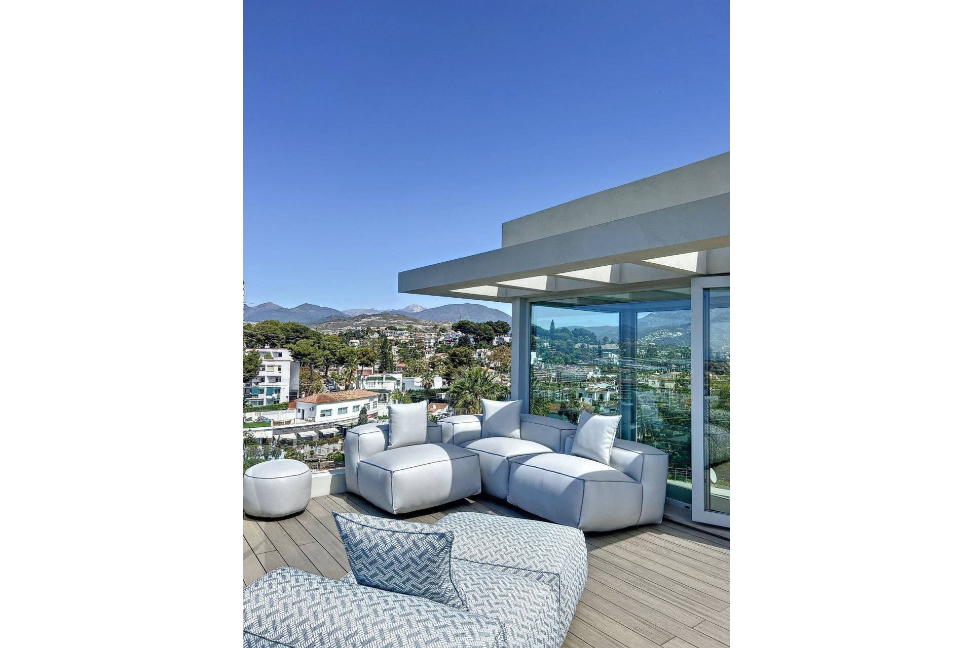 Resale - Villa - Marbella - Nueva Andalucía