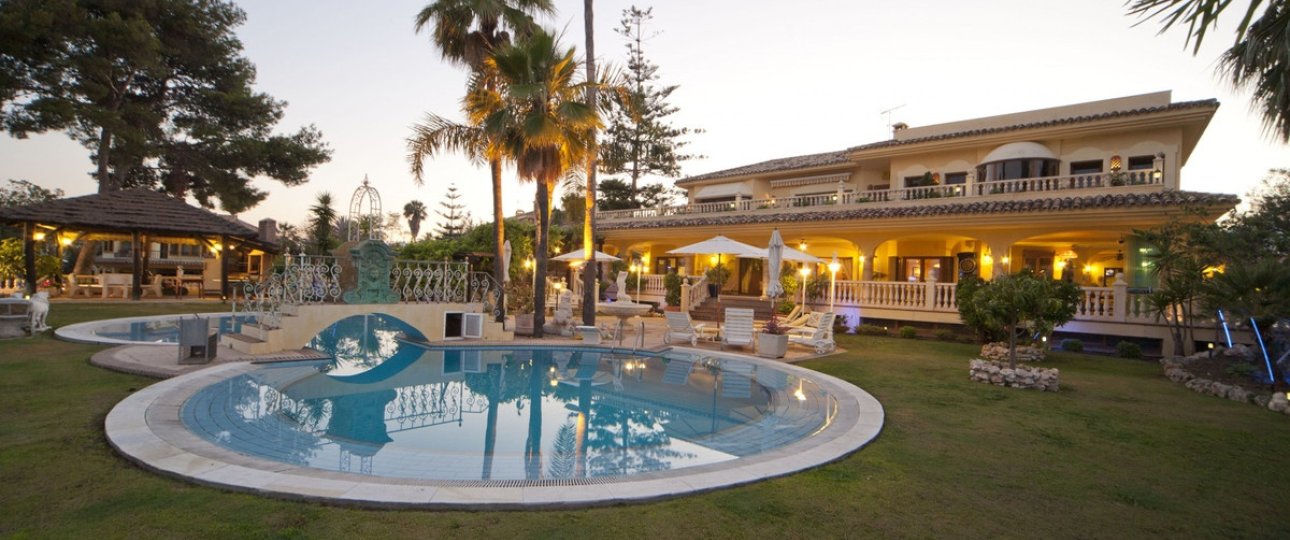 Resale - Villa - Marbella - Nueva Andalucía