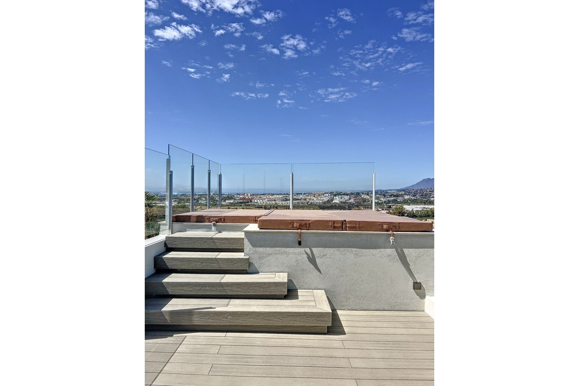 Resale - Villa - Marbella - Nueva Andalucía