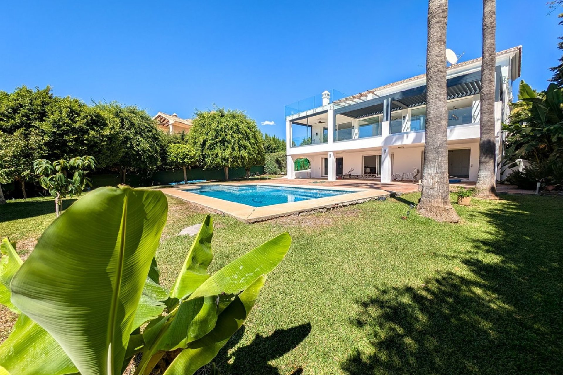 Resale - Villa - Marbella - Nueva Andalucía