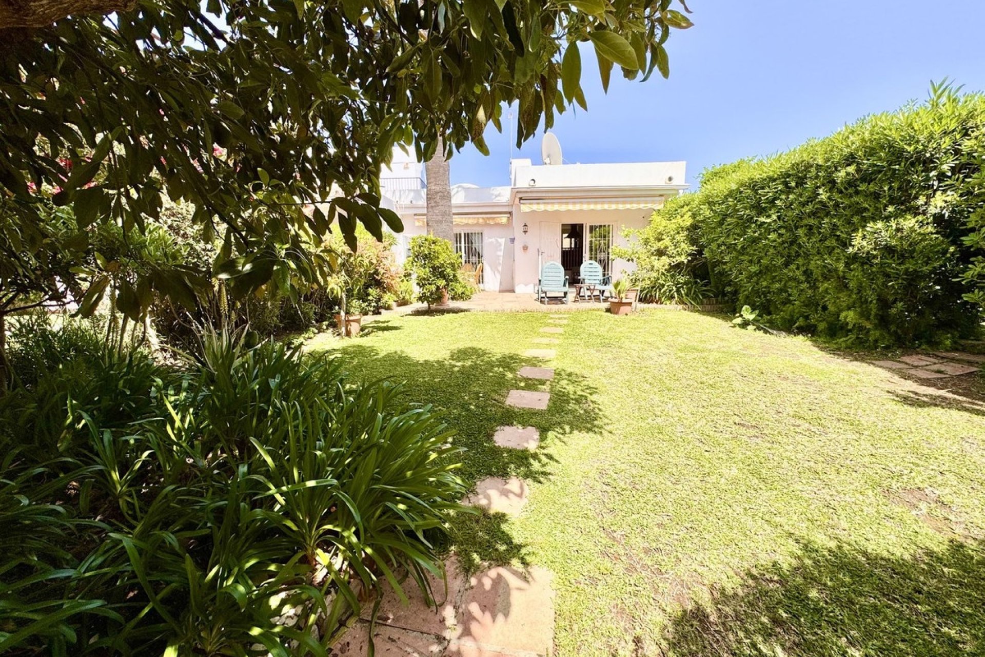 Resale - Villa - Marbella - Nueva Andalucía
