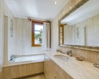 Resale - Villa - Marbella - Nueva Andalucía
