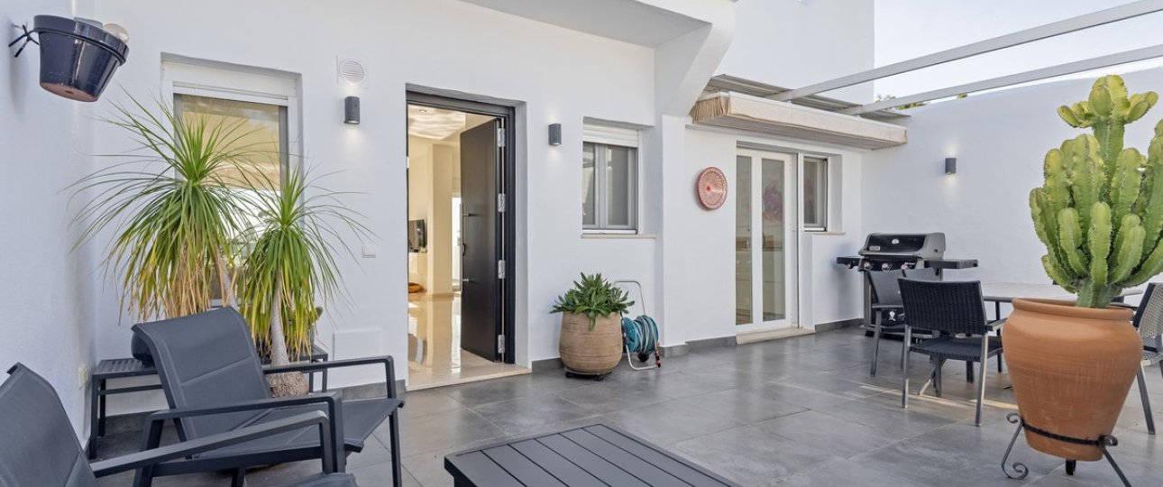Resale - Villa - Marbella - Nueva Andalucía