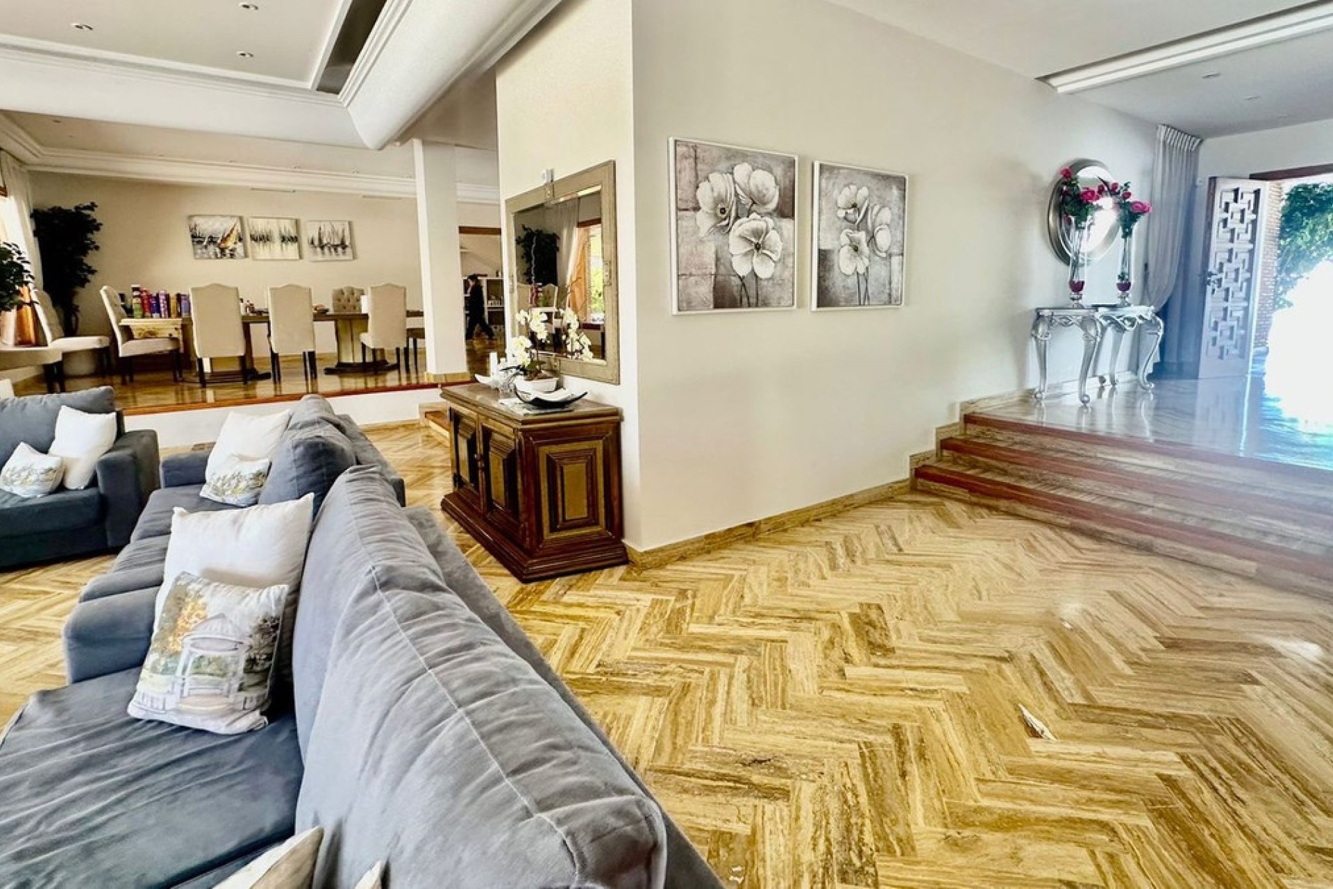 Resale - Villa - Marbella - Nueva Andalucía