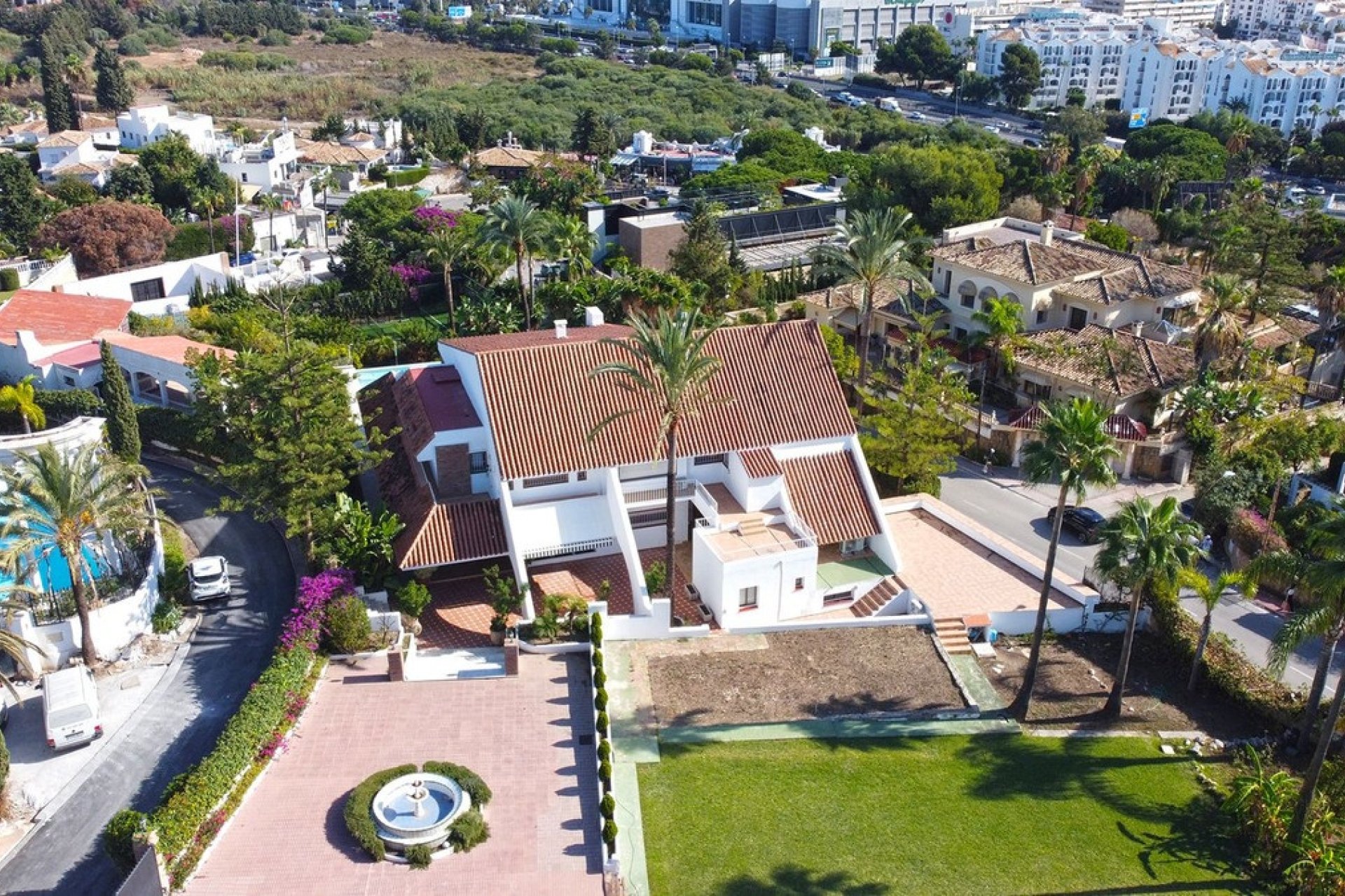Resale - Villa - Marbella - Nueva Andalucía