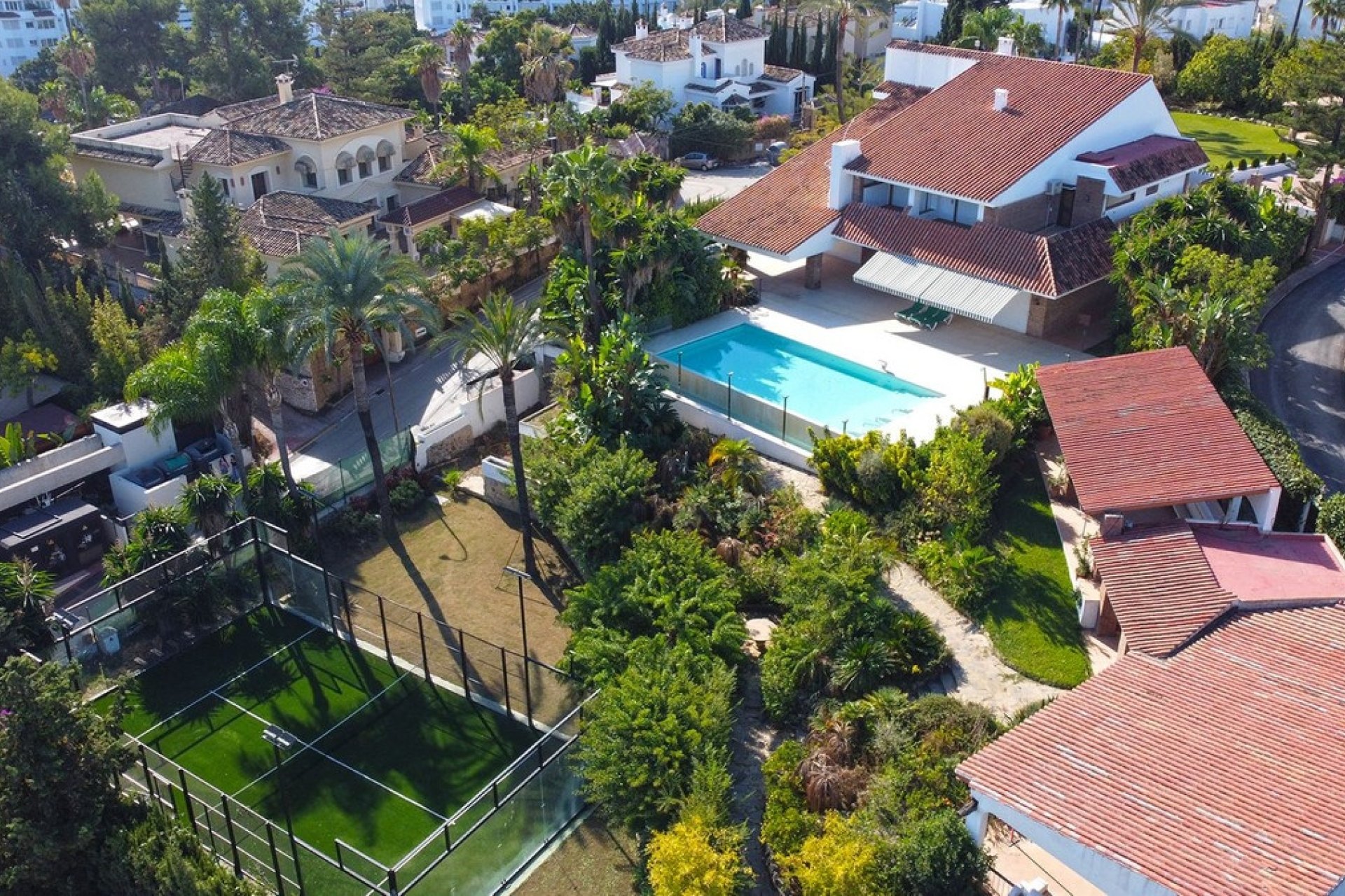 Resale - Villa - Marbella - Nueva Andalucía