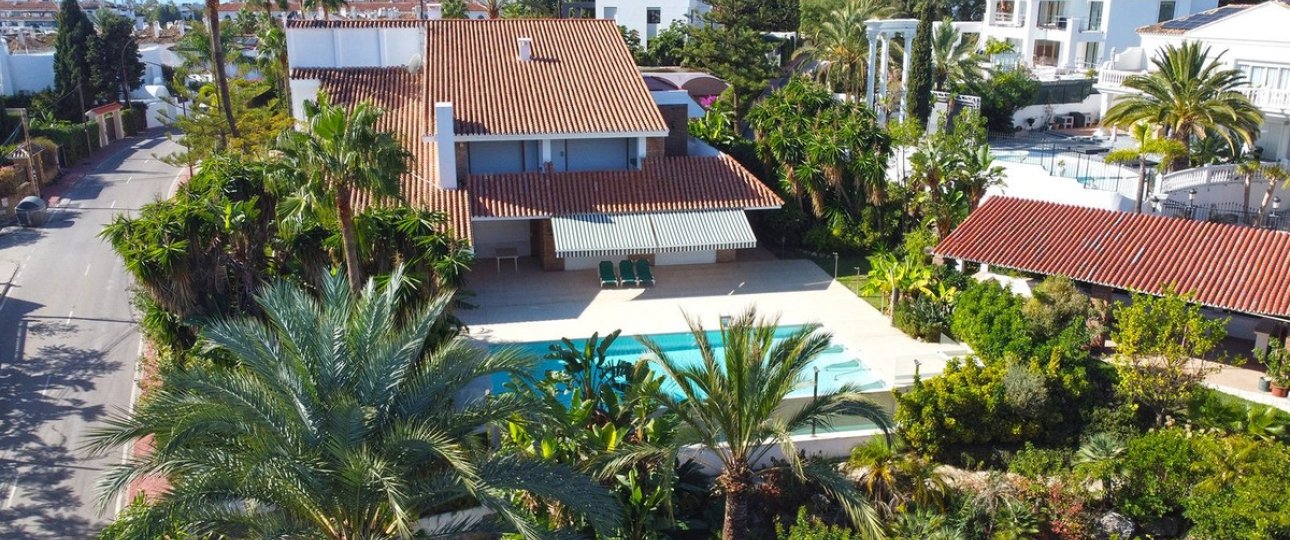 Resale - Villa - Marbella - Nueva Andalucía