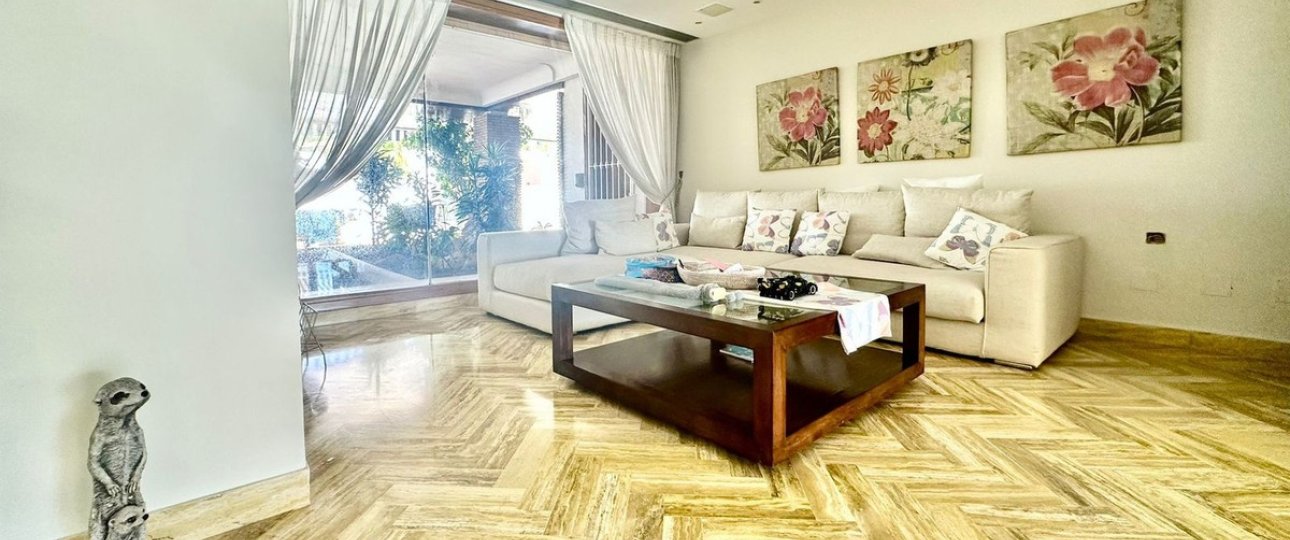 Resale - Villa - Marbella - Nueva Andalucía