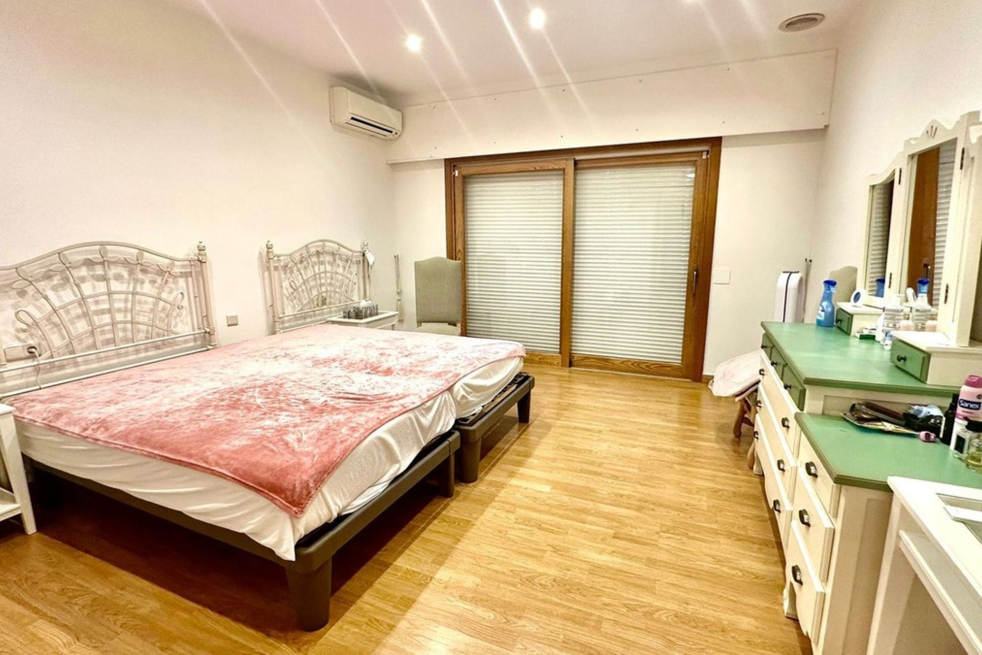 Resale - Villa - Marbella - Nueva Andalucía