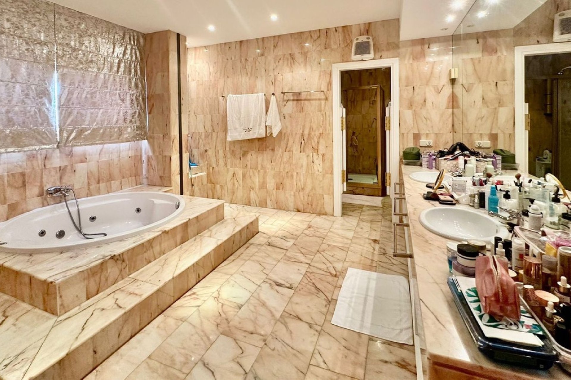 Resale - Villa - Marbella - Nueva Andalucía