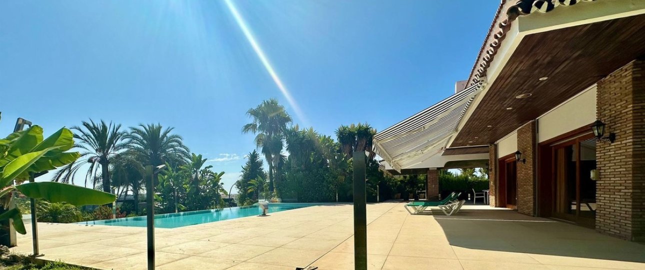 Resale - Villa - Marbella - Nueva Andalucía