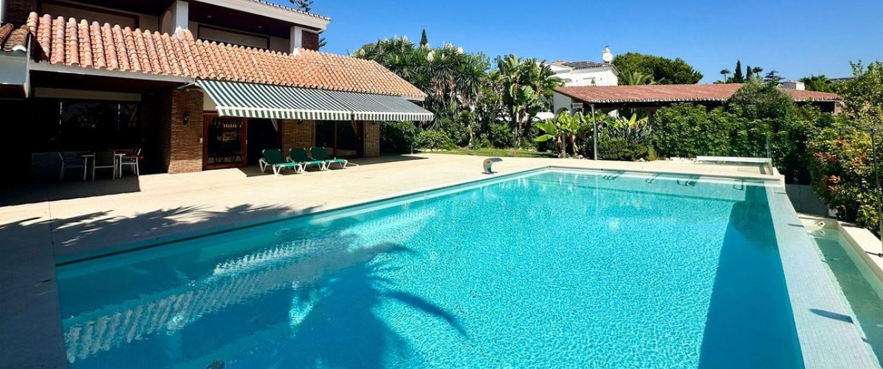 Resale - Villa - Marbella - Nueva Andalucía