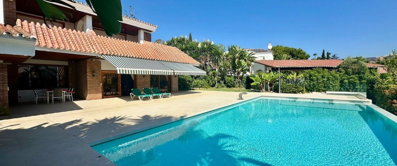 Resale - Villa - Marbella - Nueva Andalucía