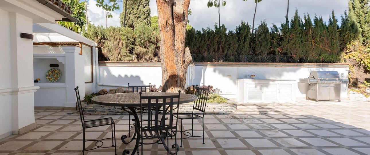 Resale - Villa - Marbella - Nueva Andalucía