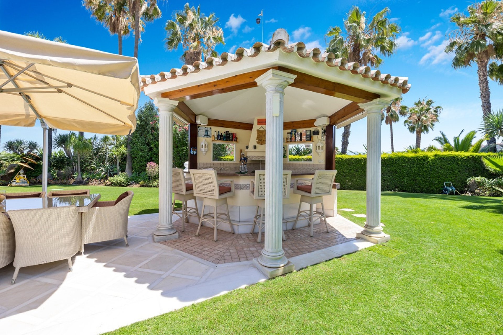 Resale - Villa - Marbella - Nueva Andalucía