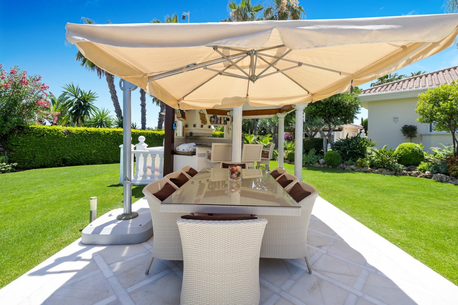 Resale - Villa - Marbella - Nueva Andalucía