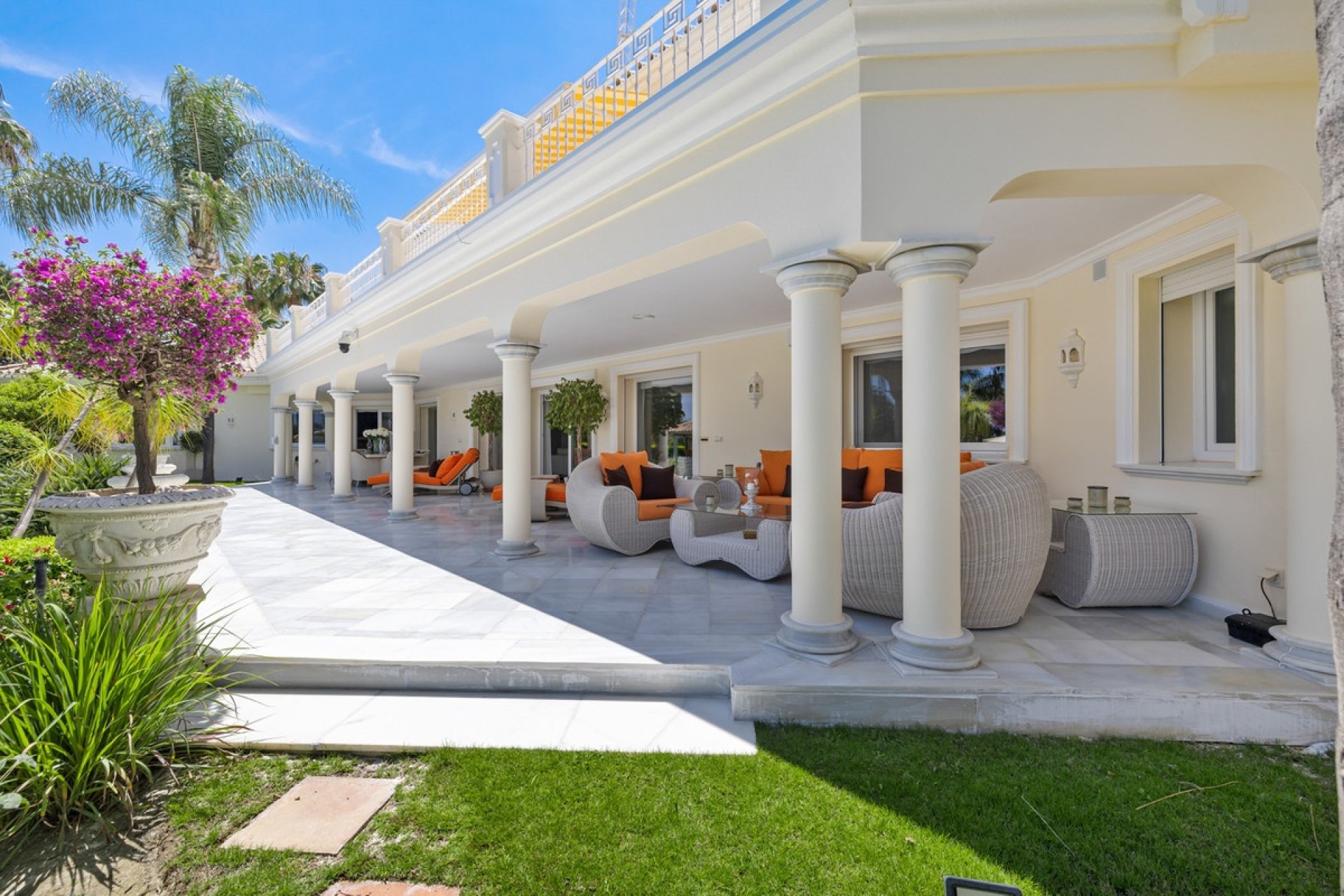 Resale - Villa - Marbella - Nueva Andalucía