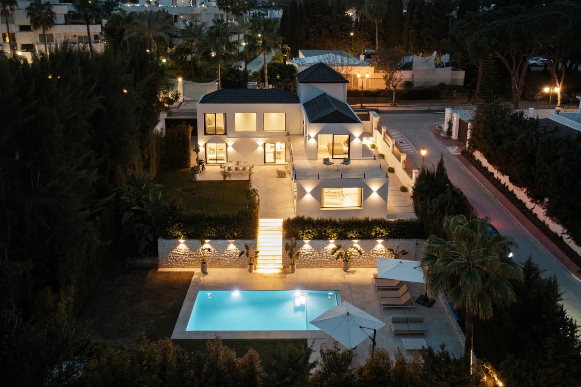 Resale - Villa - Marbella - Nueva Andalucía