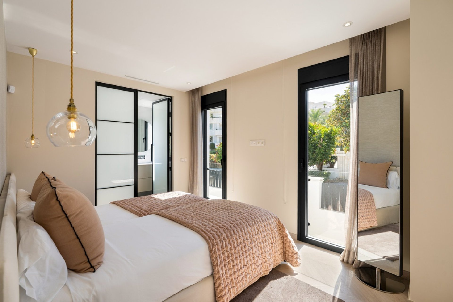 Resale - Villa - Marbella - Nueva Andalucía
