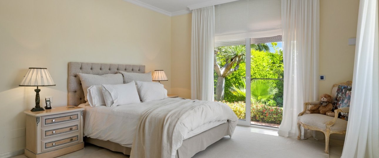 Resale - Villa - Marbella - Nueva Andalucía
