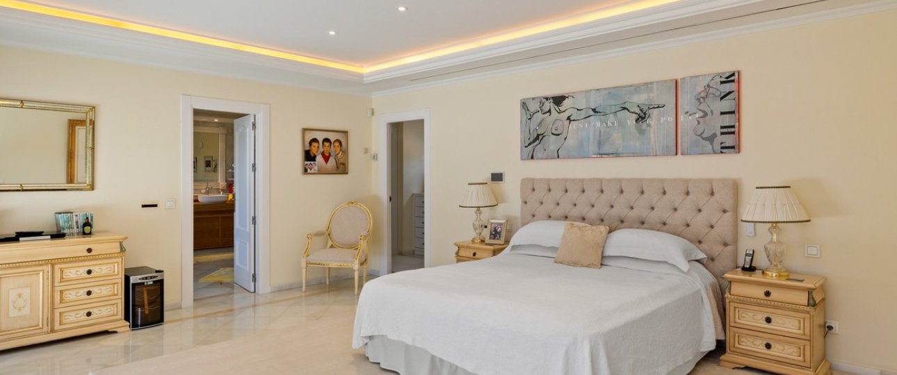 Resale - Villa - Marbella - Nueva Andalucía