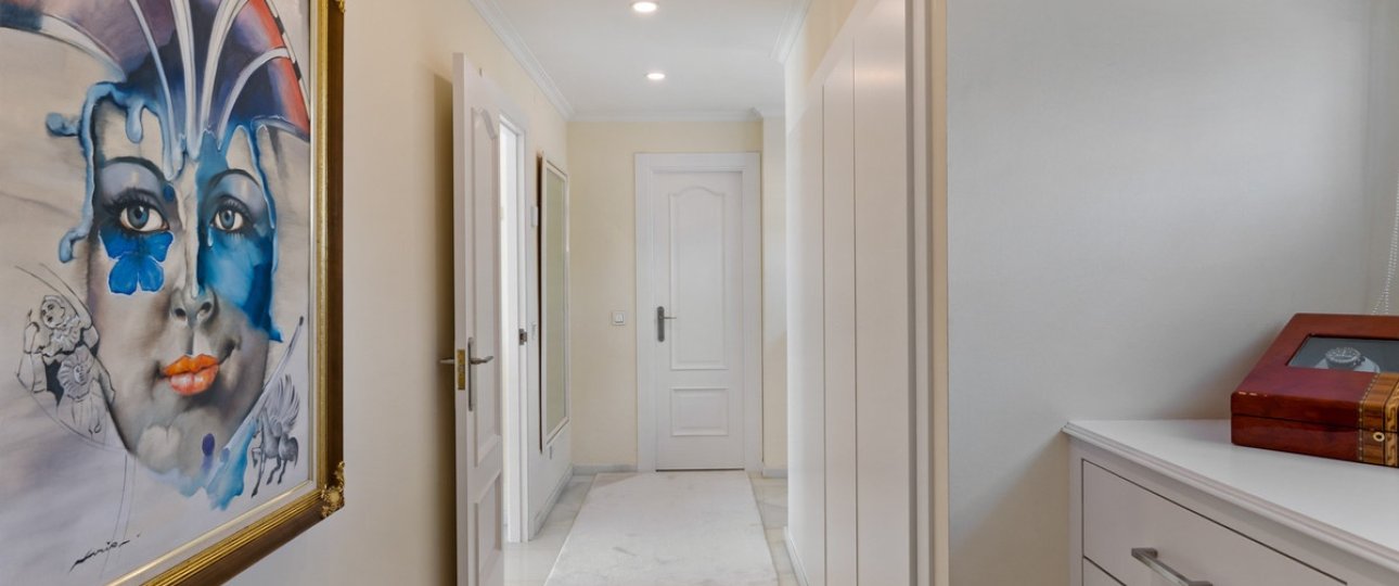 Resale - Villa - Marbella - Nueva Andalucía