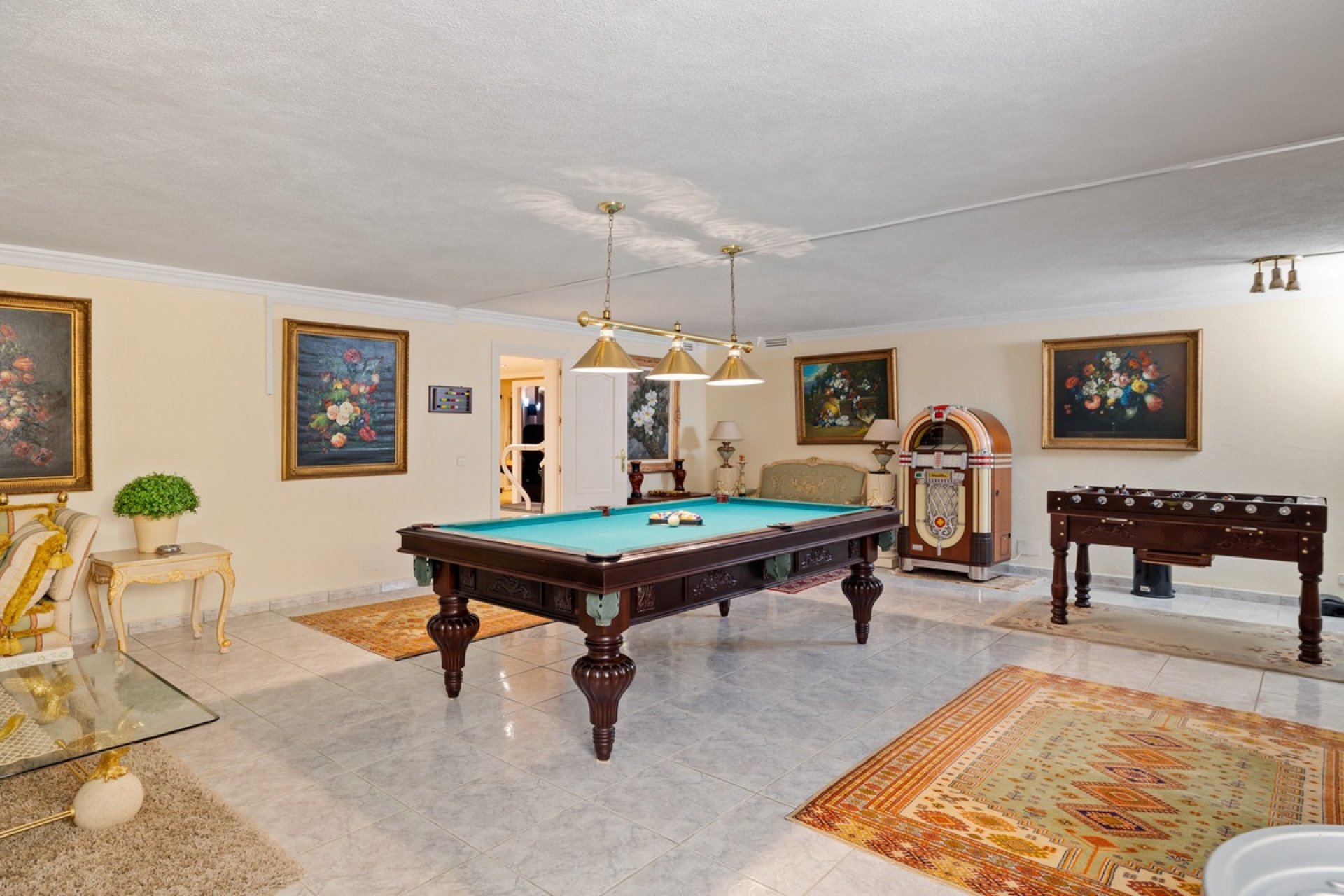 Resale - Villa - Marbella - Nueva Andalucía
