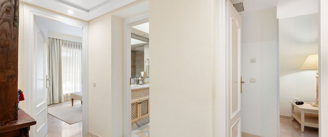 Resale - Villa - Marbella - Nueva Andalucía