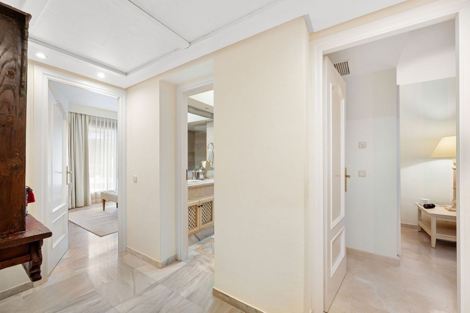 Resale - Villa - Marbella - Nueva Andalucía