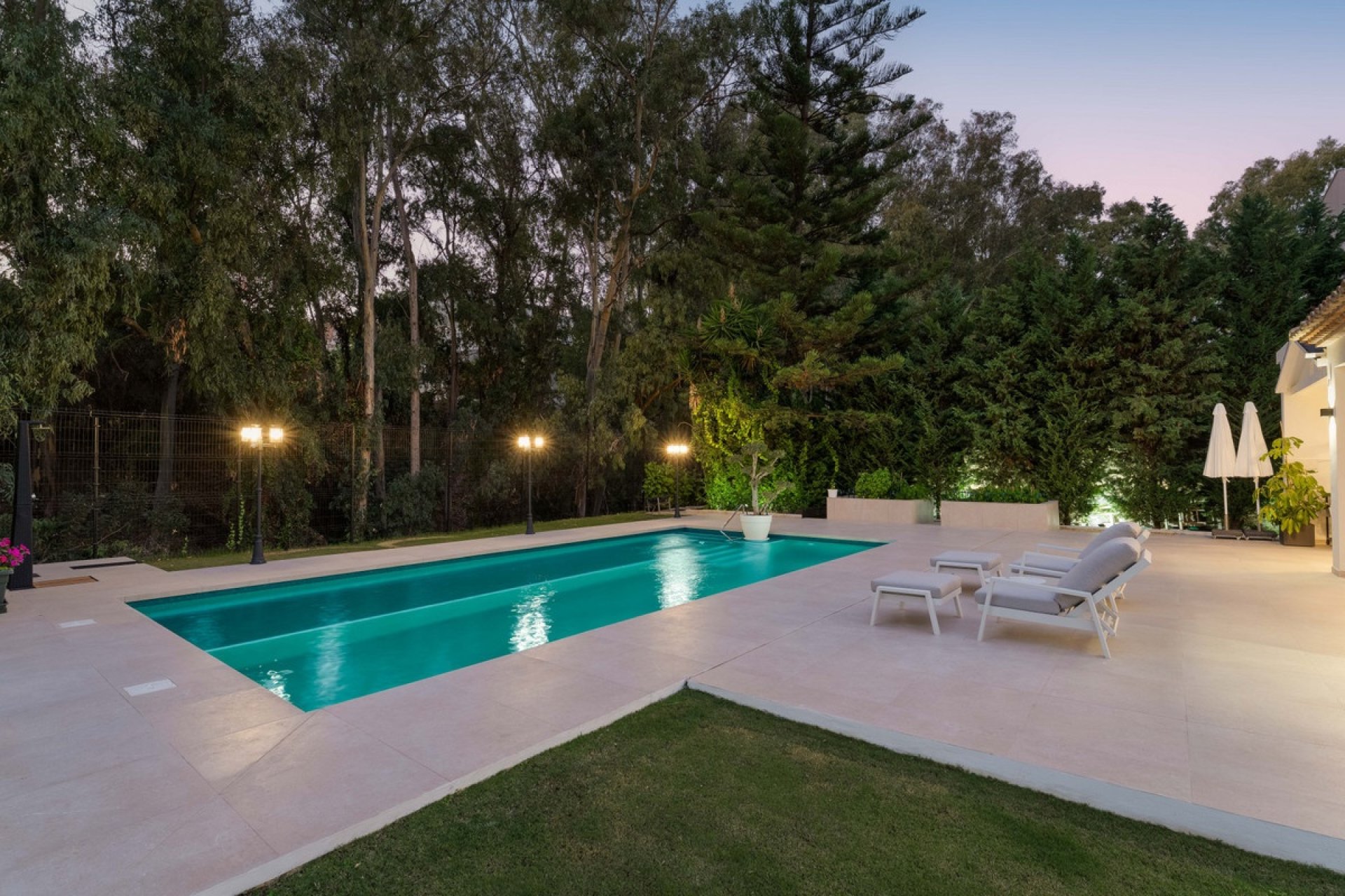 Resale - Villa - Marbella - Nueva Andalucía