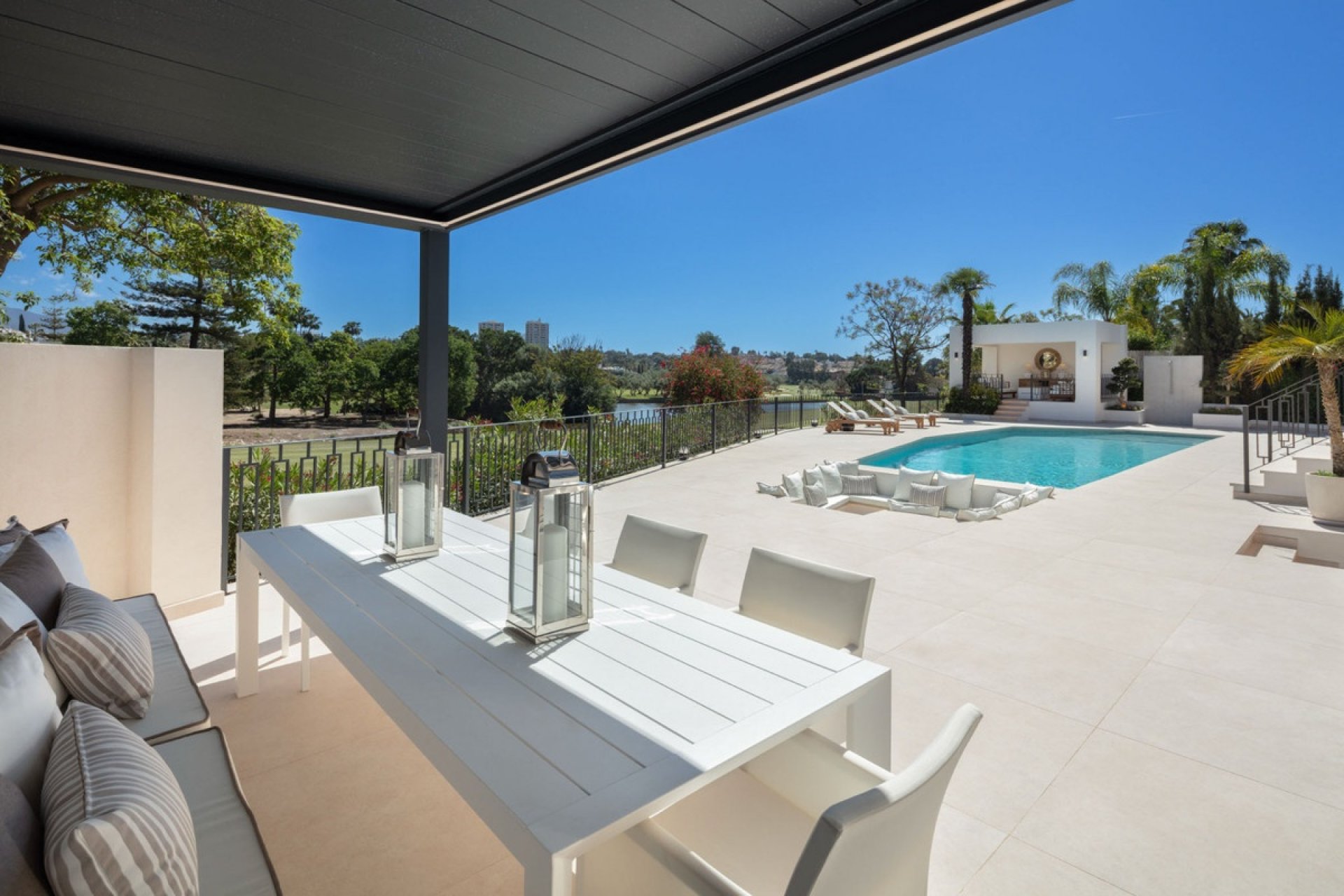 Resale - Villa - Marbella - Nueva Andalucía
