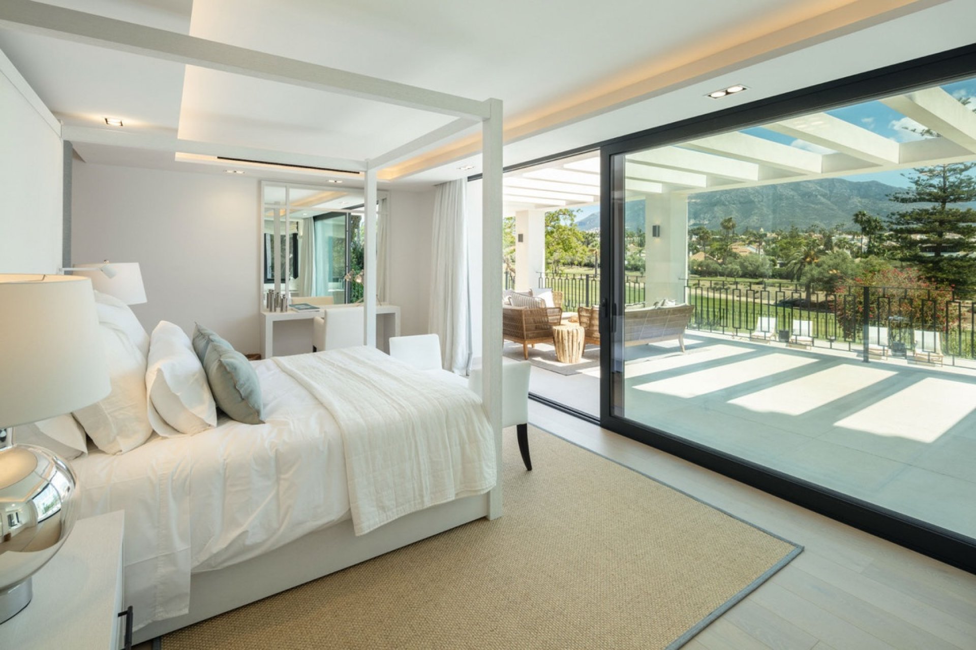 Resale - Villa - Marbella - Nueva Andalucía