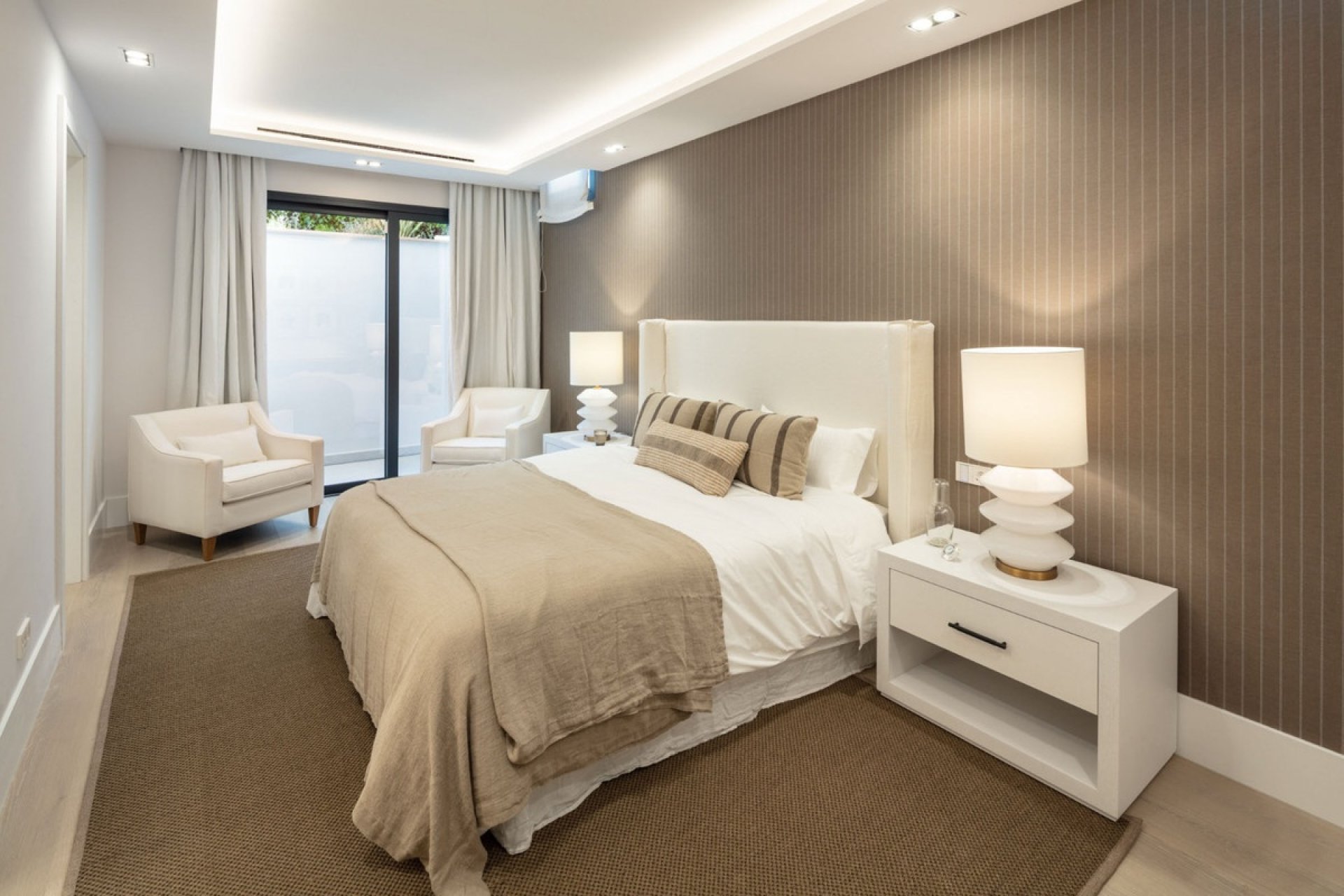 Resale - Villa - Marbella - Nueva Andalucía