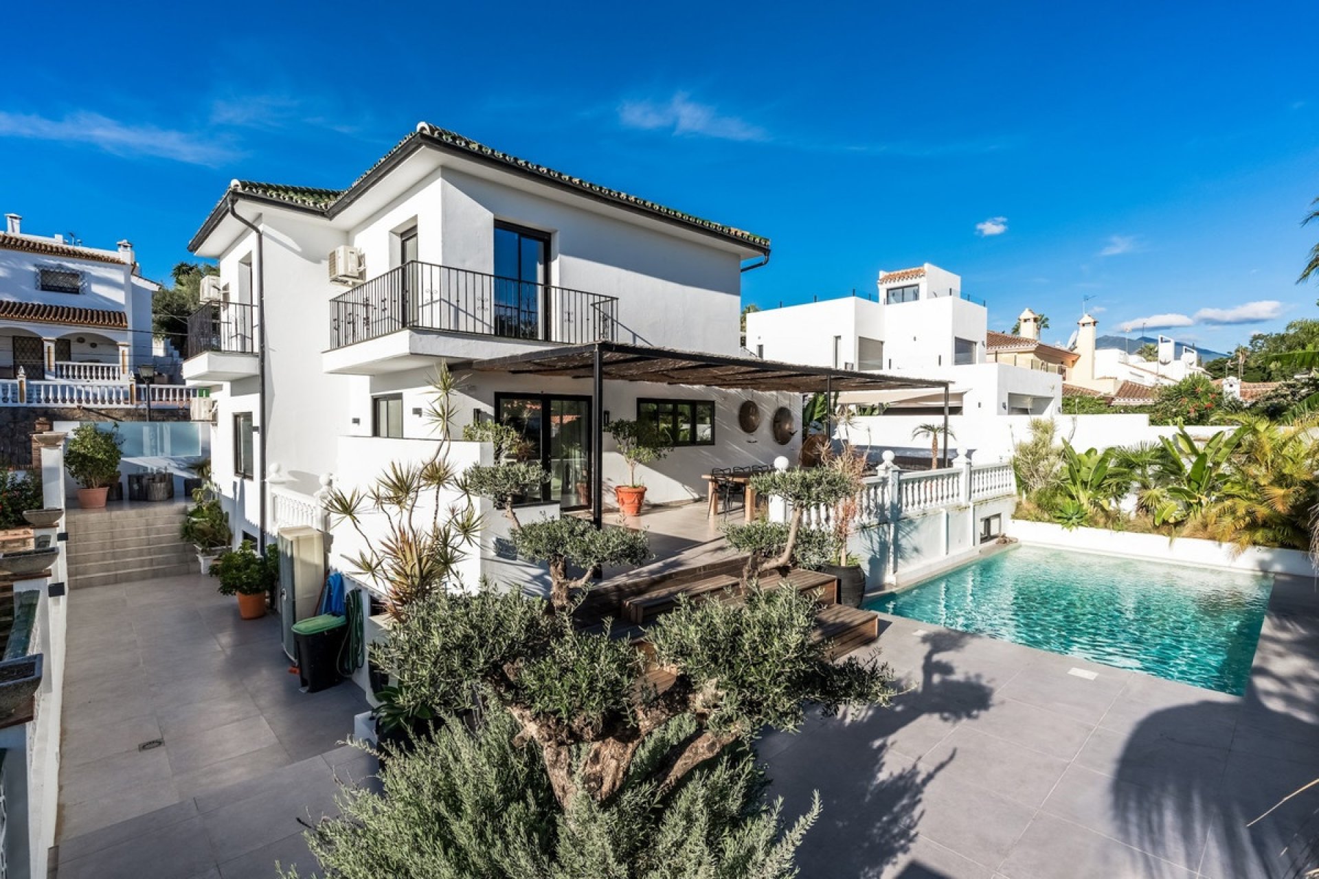 Resale - Villa - Marbella - Nueva Andalucía