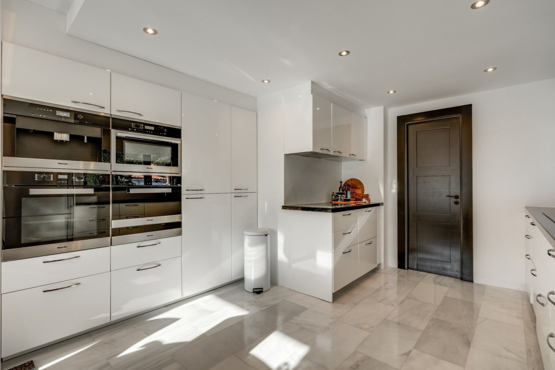 Resale - Villa - Marbella - Nueva Andalucía