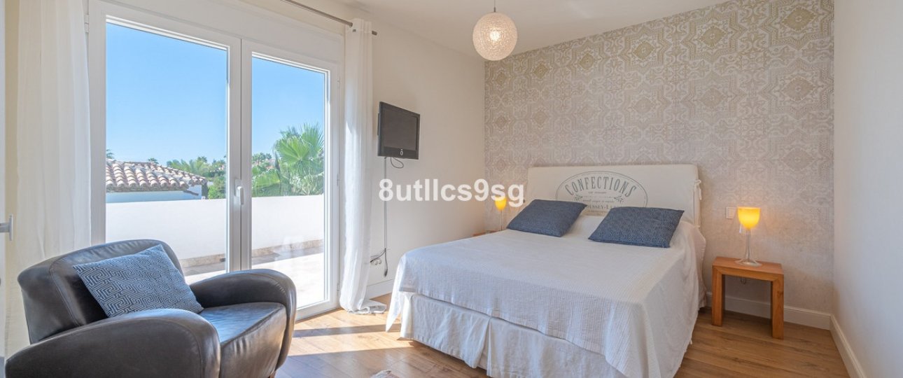 Resale - Villa - Marbella - Nueva Andalucía