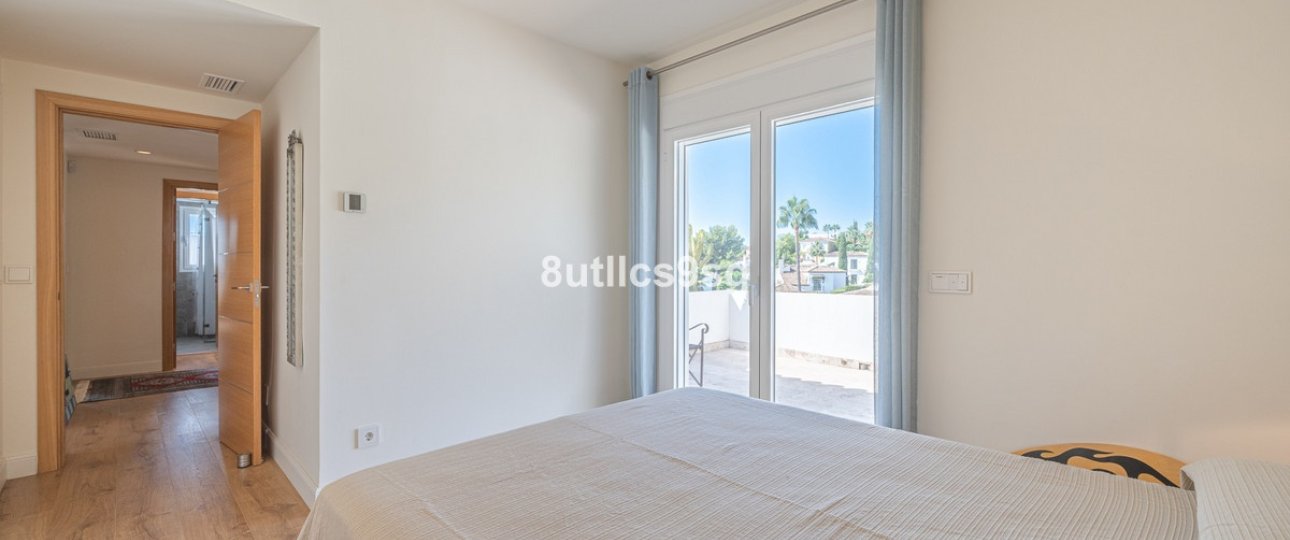 Resale - Villa - Marbella - Nueva Andalucía