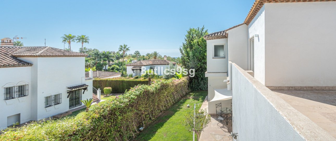 Resale - Villa - Marbella - Nueva Andalucía